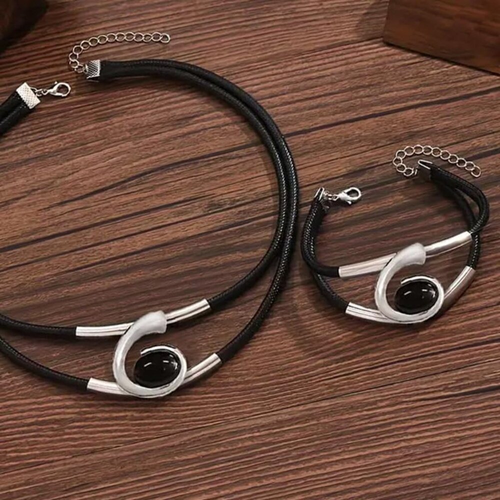 Silver & Black Oval Acrylic Vintage Pendant Necklace And Bracelet Set For Women - Picture 4 of 6